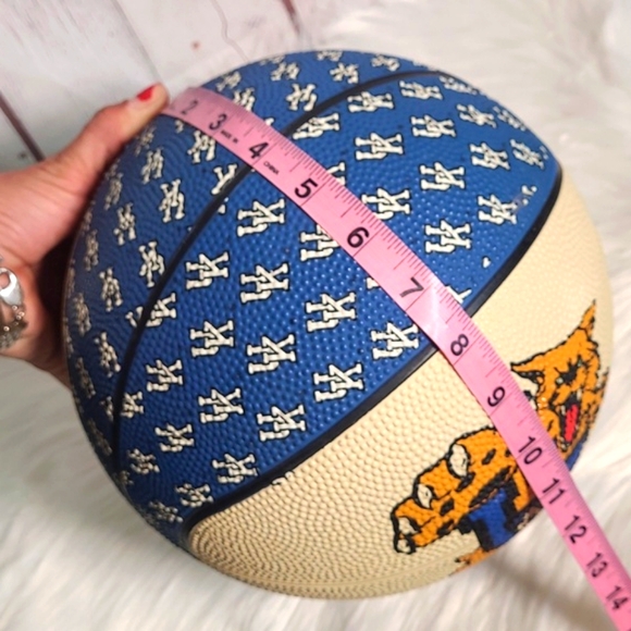 Y2K UK University of Kentucky Wildcats Cats Basketball Ball Standard Size - Picture 12 of 14